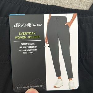 Eddie Bauer Black Woven Jogger Size XL. NWT.
